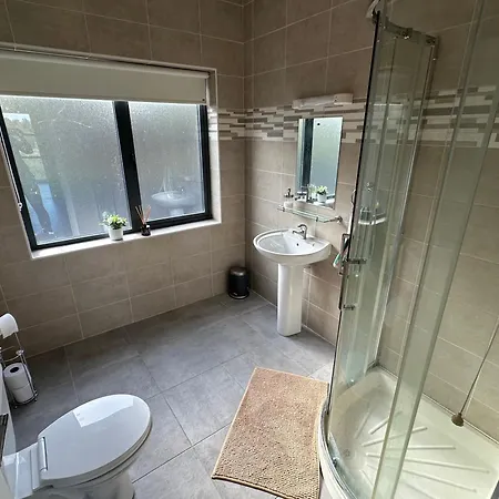 Luxury 3 Bed Overlooking River Erne Marina Belturbet