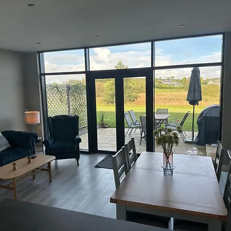 Luxury 3 Bed Overlooking River Erne Marina * Belturbet
