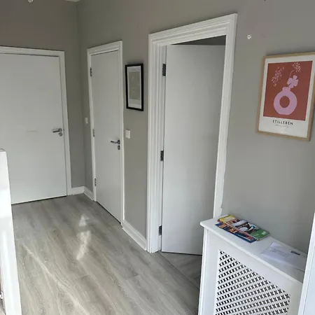 Dom wakacyjny Luxury 3 Bed Overlooking River Erne Marina *