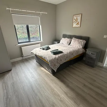 Dom wakacyjny Luxury 3 Bed Overlooking River Erne Marina *