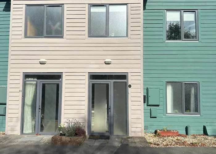 Luxury 3 Bed Overlooking River Erne Marina *