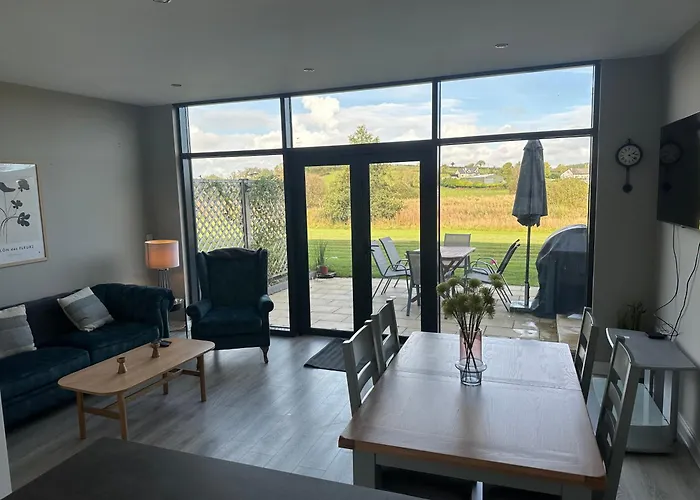 Luxury 3 Bed Overlooking River Erne Marina * 贝尔特比特