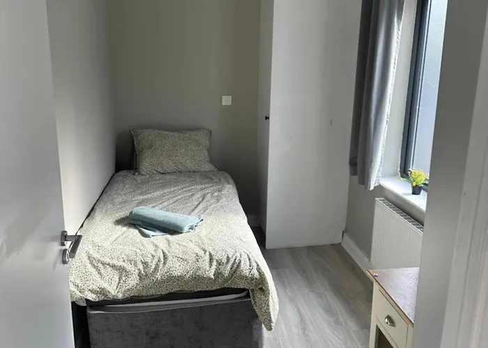 Luxury 3 Bed Overlooking River Erne Marina * 贝尔特比特